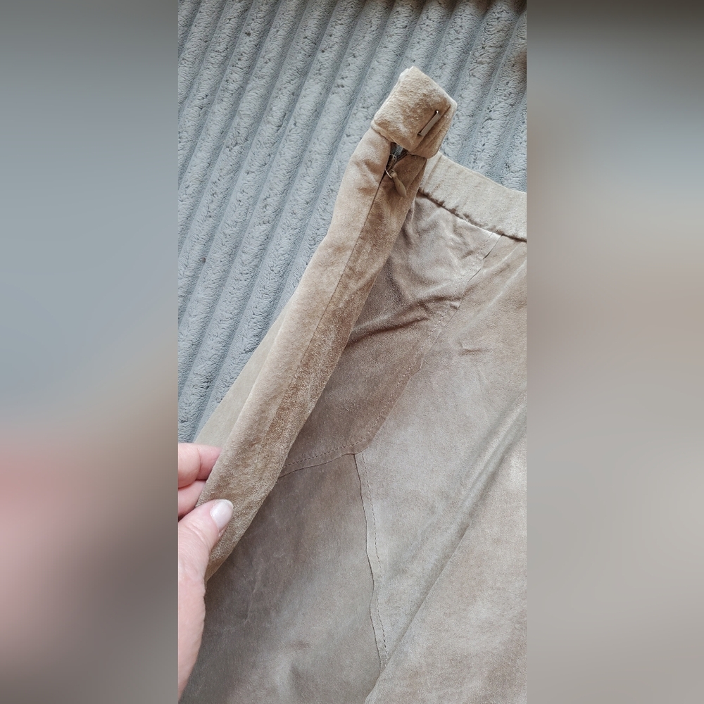 Tan Suede Skirt by Terry Lewis - Picture 11 of 11